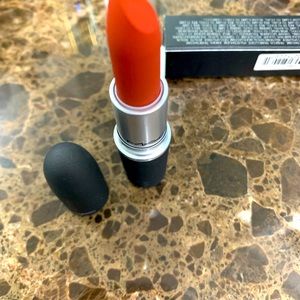 NIB MAC Devoted To Chill